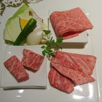 仙台牛焼肉 花牛 - 角切りサーロイン、カルビ、霜降り上ロース