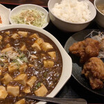 乾 - 麻婆豆腐と唐揚げの定食780円税抜