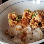 あじろ蕎麦 - ザンギ丼です。