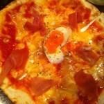 CONA - ランチ：生ハムと半熟玉子のピッツァ