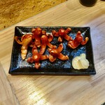 Motsuyaki Senmonten Motsuyoshi - 赤ウィンナー炒め３８０円