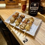 Motsuyaki Senmonten Motsuyoshi - おまかせ鶏串盛り４８０円