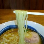 らーめん　HOME - 中華そば醤油の麺リフト