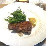 La Brianza - 実は初めての岩中ポークグリル。わぁ～選んで良かったなほんと。ジューシーな肉汁、やわらか。お肉の旨み、意外にも軽やか。レモンを絞って味変もひと味違って楽しめますね。おいしさ想像以上よ！ リピートするわ。