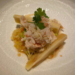 ル　ピニョン - 桑名の筍に毛蟹添え　カリンとビネガーのソース