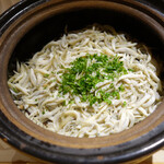 銀座 しのはら - 氷魚と蕨の炊き込みご飯