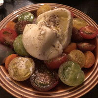 LOVAT - ブラータチーズ色色トマト