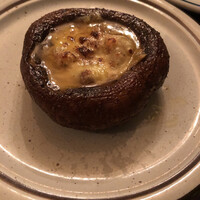 LOVAT - ジャンボマッシュルームのラクレットチーズ焼き