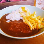 Mark Ole Cafe - チキン、ポテト、チーズのカレー880円