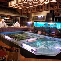 いけす無門 新宿 - 店内様子。