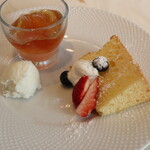 シェケン - デザート（桃のコンポート等）