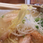 Keishun - 白い縮れ麺