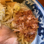 兎に角 - 油そば　¥820
      温泉玉子　¥120