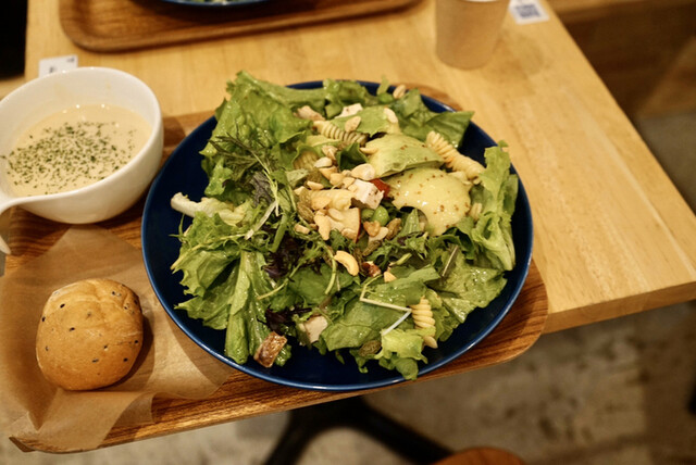 High Five Salad 奥神楽坂店 ハイ ファイブ サラダ 江戸川橋 野菜料理 食べログ High Five Salad 奥神楽坂店 ハイ ファイブ サラダ 江戸川橋 野菜料理 食べログ