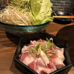 カリカリ熱々肉汁餃子居酒屋 うりずん - あぐー豚の小鍋しゃぶしゃぶ