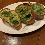 Irish pub & Restaurant Failte - ガーリックトースト（もう一切れずつ欲しかった）