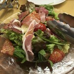 トラットリア カヴァタッピ - 生ハムとブラッドオレンジ