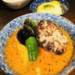 SAKURA BROWN - 自家製ハンバーグと菜の花ソテーカリー〜辛さ3ばん〜ライス普