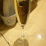 ごまとオリーブ - がぶ飲みスパークリング　490円