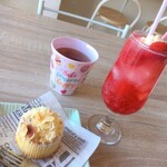 BLOOM - 料理写真:クリームソーダ・ケーキ