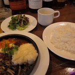 大塚65 - フォン・ド・ボーで煮込んだ煮込みハンバーグランチ