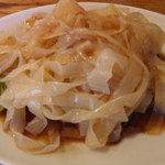 哈爾濱餃子 - くらげのサラダ