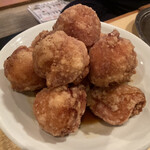 酒処 手羽家 - ザンギ　丸くて熱々　タレ付き　880円