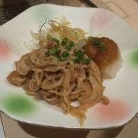 牛刺しと焼肉 仔虎 クリスロード店 - 酢モツ 500円