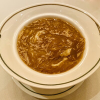 中国飯店 富麗華 - フォアグラとフカヒレの壺煮込みスープ