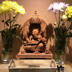 スリマンガラム - 入口付近の象