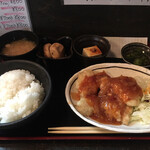 かくれ庵 まるいち - 若鶏の天ぷらトマトチーズソース750円