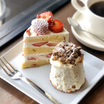 OHAYO biscuit - 苺のショートケーキ、キャロットケーキ、ブレンドコーヒー