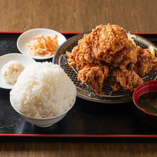 ◇ランチがオススメ◇低価格の定食メニュー充実でお腹いっぱい♪