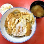 武井 - カツ丼（810円）