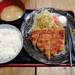 Kushikatsu Dengana - ジャンボチキンカツにソース