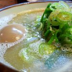 麺屋 高橋 - 限定塩+味付玉子のドアップ