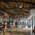 BALLAST POINT BREWING COMPANY - 店内風景。