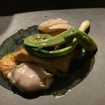 sincere - ゼンマイと蛤。キンキ
      春の芽吹きというイメージ