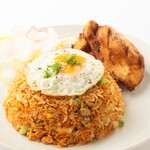 マディナハラルレストラン - 料理写真:アヤムナシゴレン