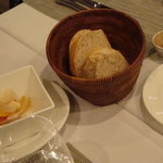 パンとリエットとピクルス