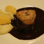 OGINO organic Restaurant - 仔ウサギ背肉のベーコン巻きソテー　ハーブ風味　シェリービネガーソース