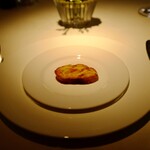 コート ドール - アミューズの桜エビのチーズトースト。