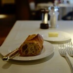 コート ドール - バゲットとバター。