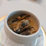 ピア - キノコのフラン。下の茶碗蒸しの部分も良い固さ！