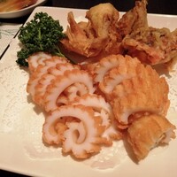 廣東料理 民生 ヒルトンプラザウエスト店 - 名物イカの天ぷらとマナガツオの天ぷら
