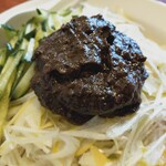 栗林 - じゃじゃ麺（特大・アップ）