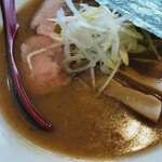 栗林 - 鶏そば（醤油・アップ）