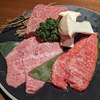 個室焼肉ITADAKI 馬車道 - カルビ、イチボ、シャトーブリアン