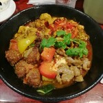 大衆中遊華食堂 八戒 - ３種あいがけカリィ天津カリィ炒飯丼(裏M)