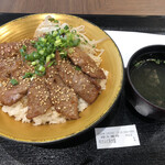 Yakiniku Toraji - 牛カルビ丼大盛